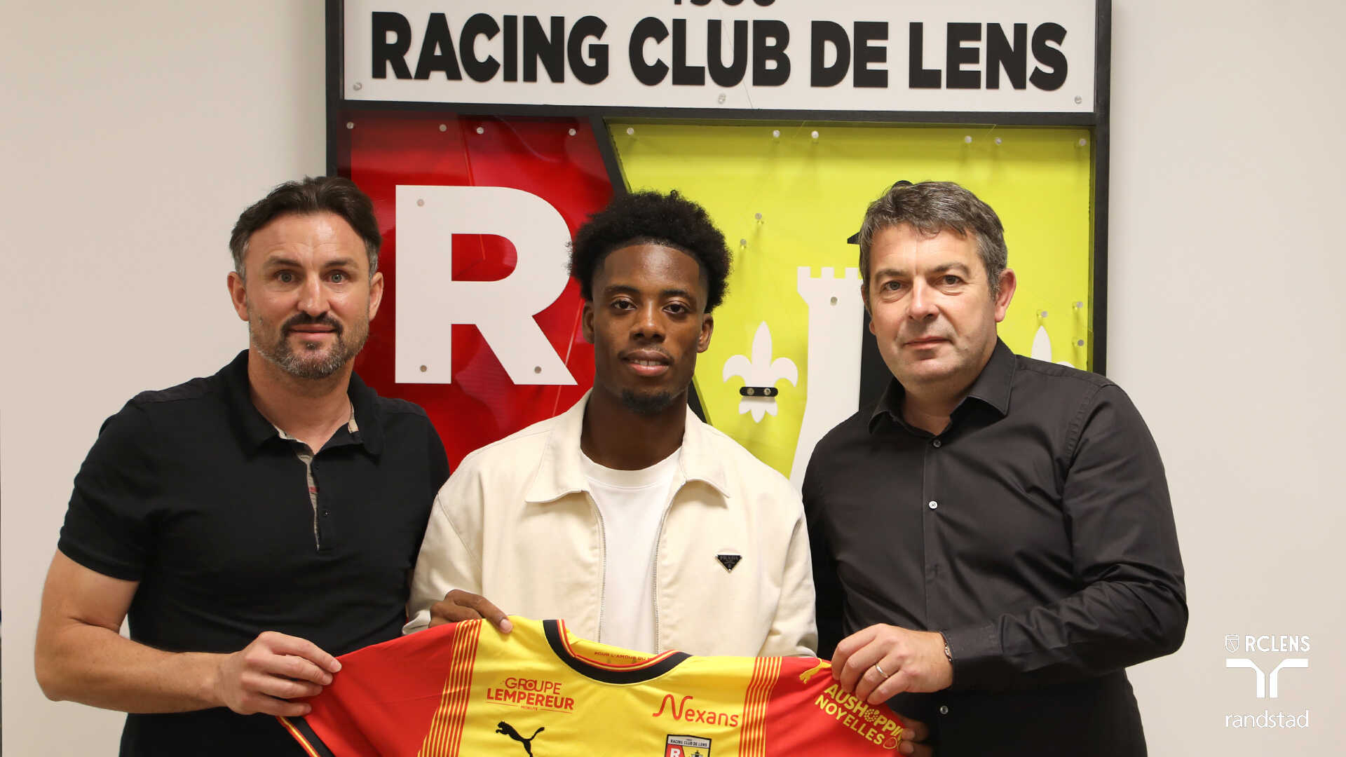 Lens beat Chelsea and West Ham United to Elye Wahi signing