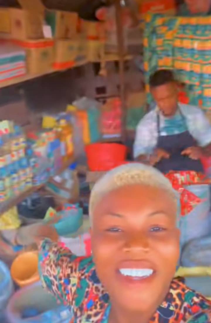 Lady shows off boyfriend foodstuffs
