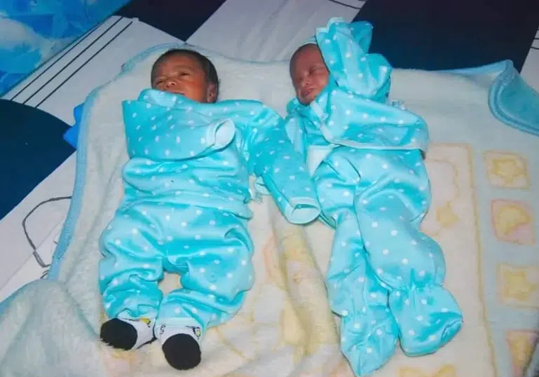 "Mama ejima sister” - Woman overjoyed as sister welcomes twins after 22 years of marriage
