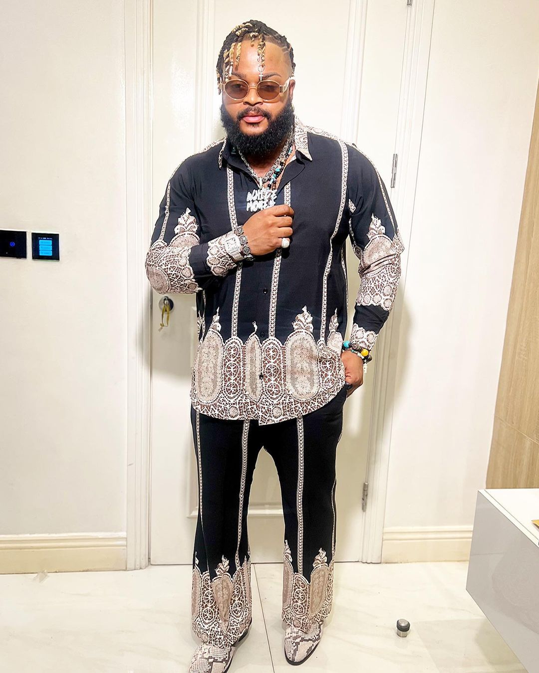 "This one no go faithful for marriage" – Reactions as Mercy Eke immediately stops kissing Pere as Ilebaye spots Whitemoney coming