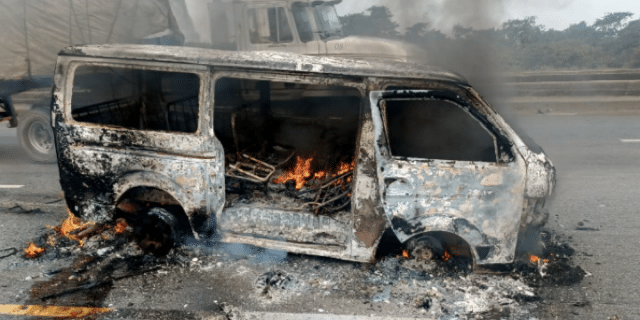 14 passengers escape as commercial bus goes up in flames on Lagos-Ibadan expressway