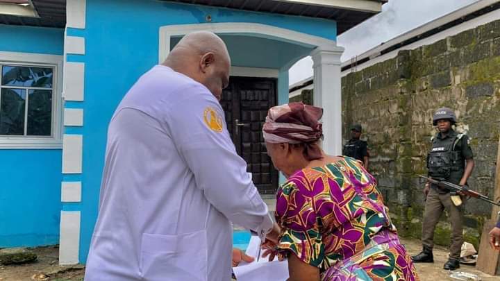Apostle Chibuzor surprises elderly woman with car and house