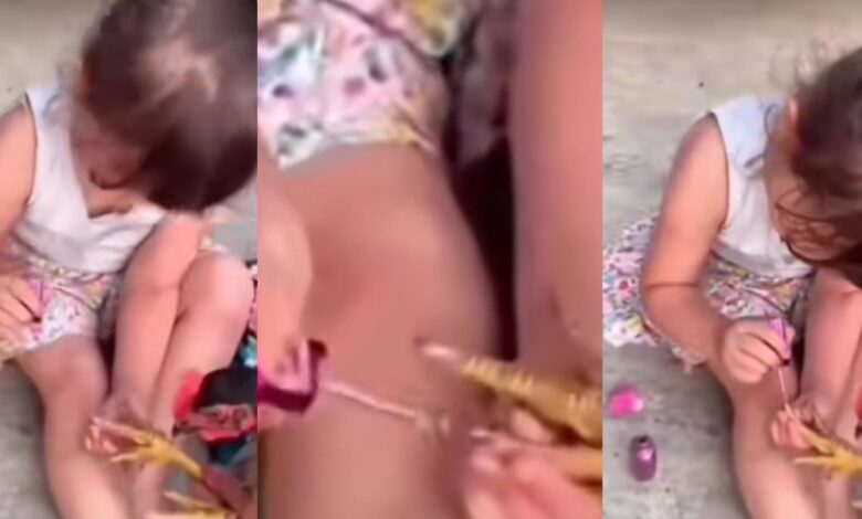 Girl Chicken Nails Paint