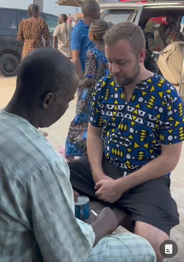 Foreigner local barbers shave