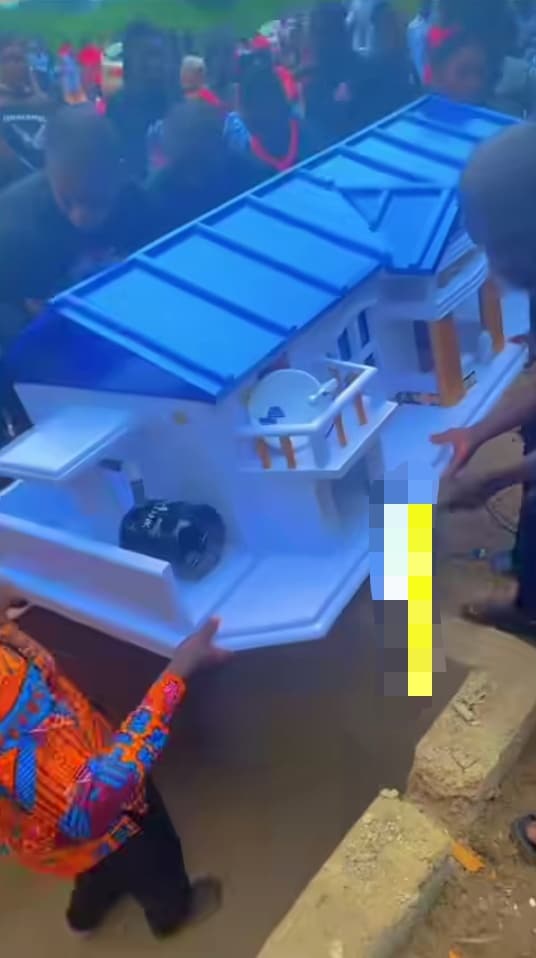 "Na architect die?" – Reactions as man is buried in 'house' casket