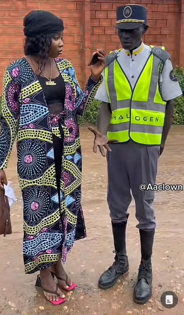 Nigerian security guard who returned with nothing after 20 years abroad emotional as he receives over N500K (Video)