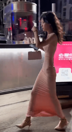 'May God protect you from the wind'" - Lady with extremely slim stature causes buzz as she speeds through the street (Video)
