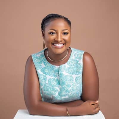 Gynecologist discourages lady from studying medicine even after mother begs him to encourage the ambition