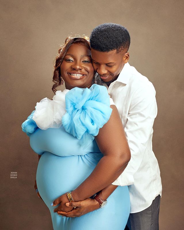 Pregnancy photoshoot of Pastor Emmanuel and his wife, Laju.