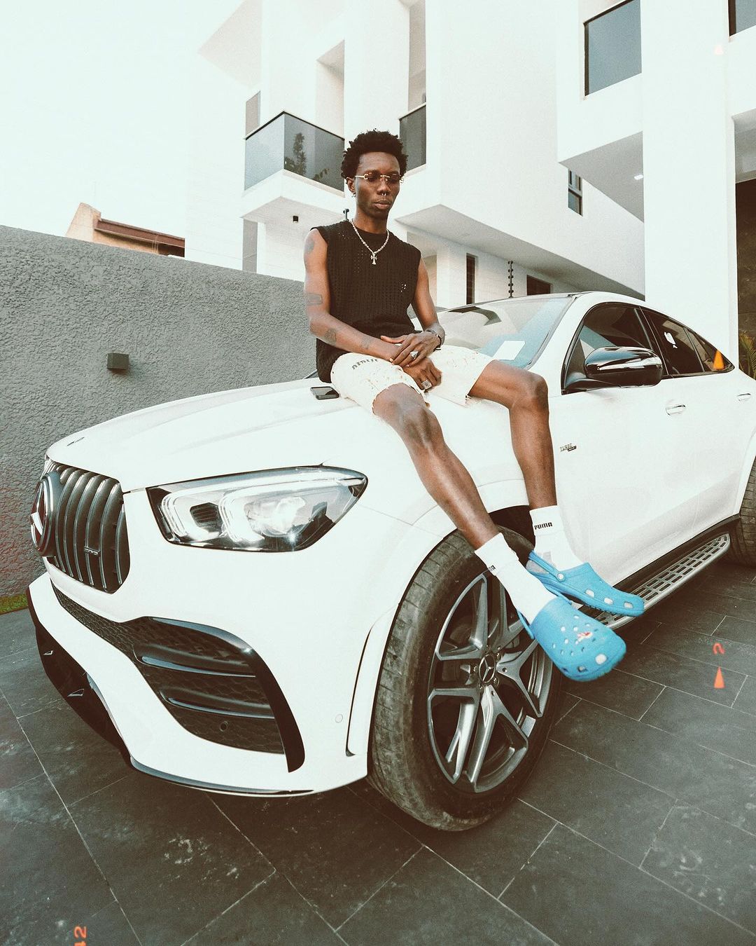 Blaqbonez new mansion benz suv