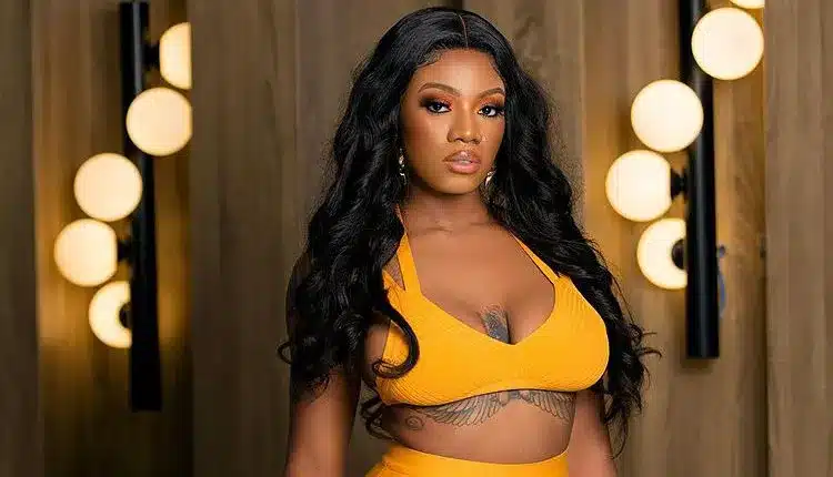 "Family of cloutchasers and toddlers" - Netizens drag Angel's father for joining daughter to shade other housemates