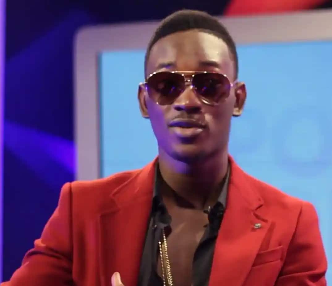 “Receiver dey quick forget these days, keep receipt” – Nigerians dig out 6 years news of Dammy Krane hailing Davido
