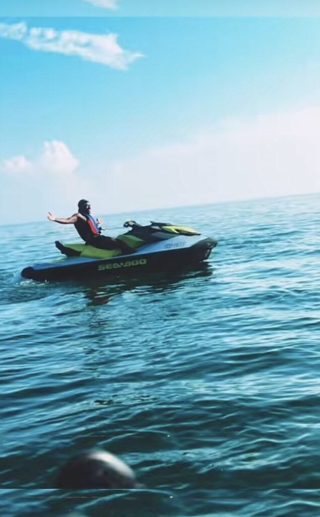 Nigerian man shares his mother’s reaction to his ocean vacation photos