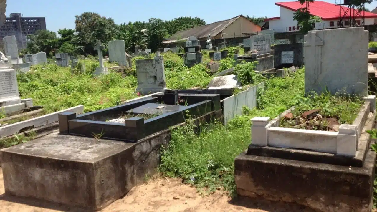 "I go dey faint every night" - Netizens react after lady living close to cemetery shared her situation