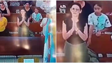 Mother spotted teaching daughter to steal during church service, Video causes buzz