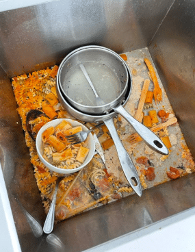 Man shares his two-year experience living with dirty female flatmate