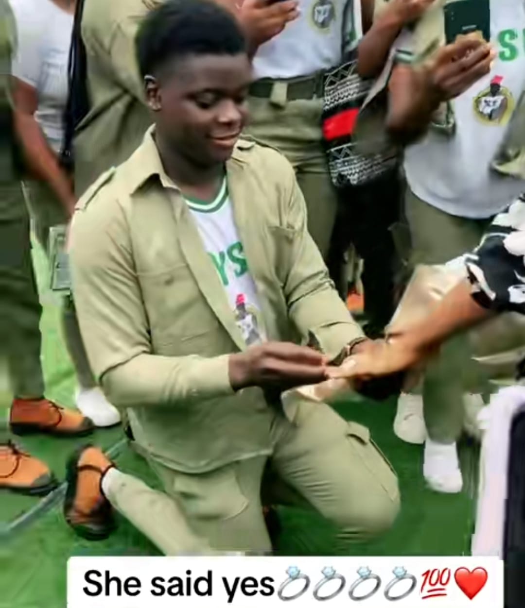 corps member proposes girlfriend sprays money passing out parade