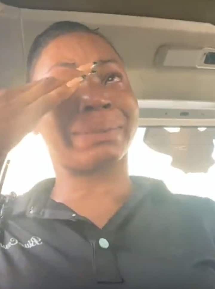 Lady cries boyfriend dumped