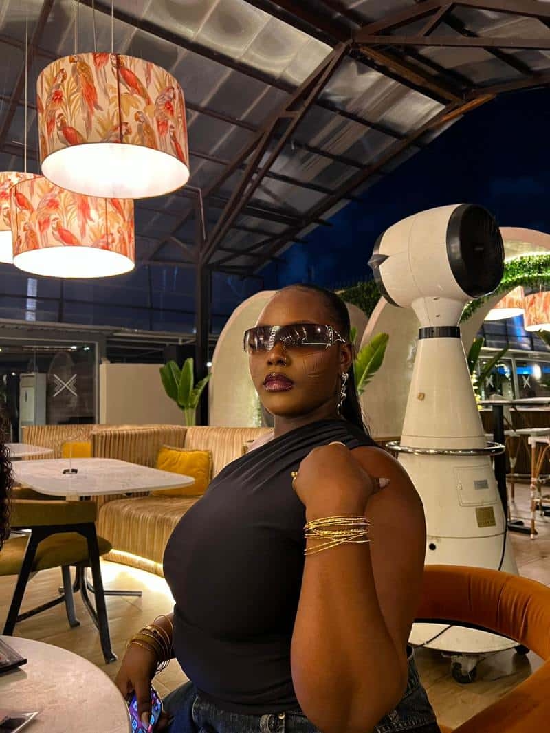 Heartwarming reactions trail photos of beautiful lady with tribal marks