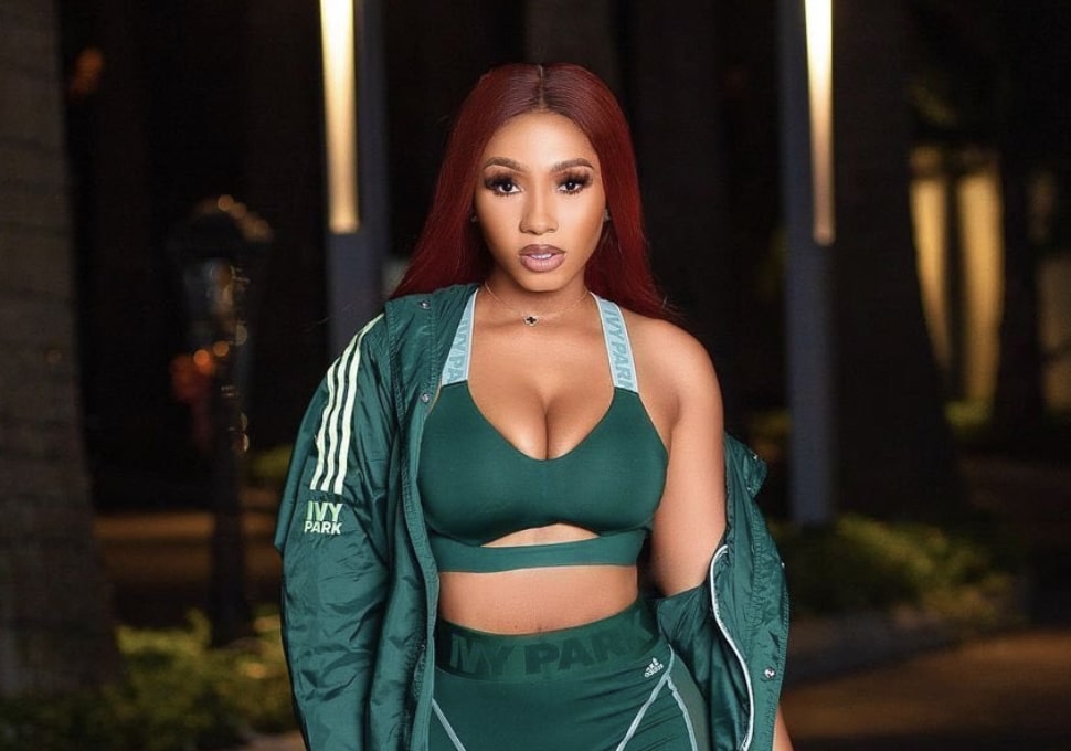A young lady on Twitter identified as Debbie has called out BBNaija reality star Mercy Eke over a N1 million debt after the show.