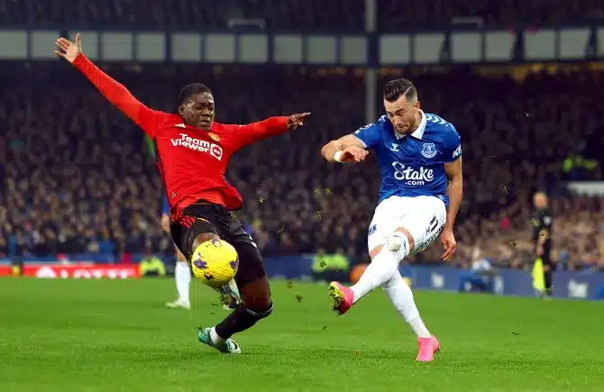 Alejandro Garnacho's screamer spurs Manchester United's 3-0 against Everton