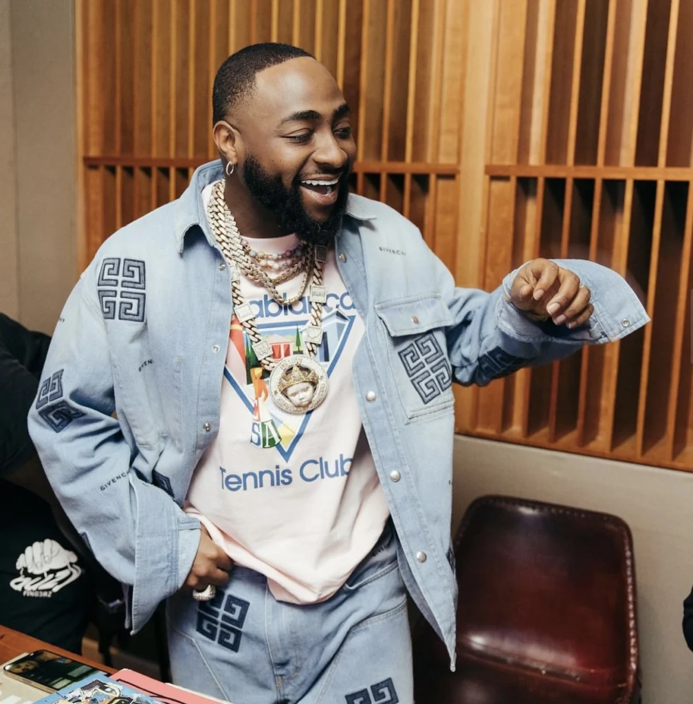 “I know you senior me, I get money pass your papa” — Reactions as Davido calls Tunde Ednut aburo 