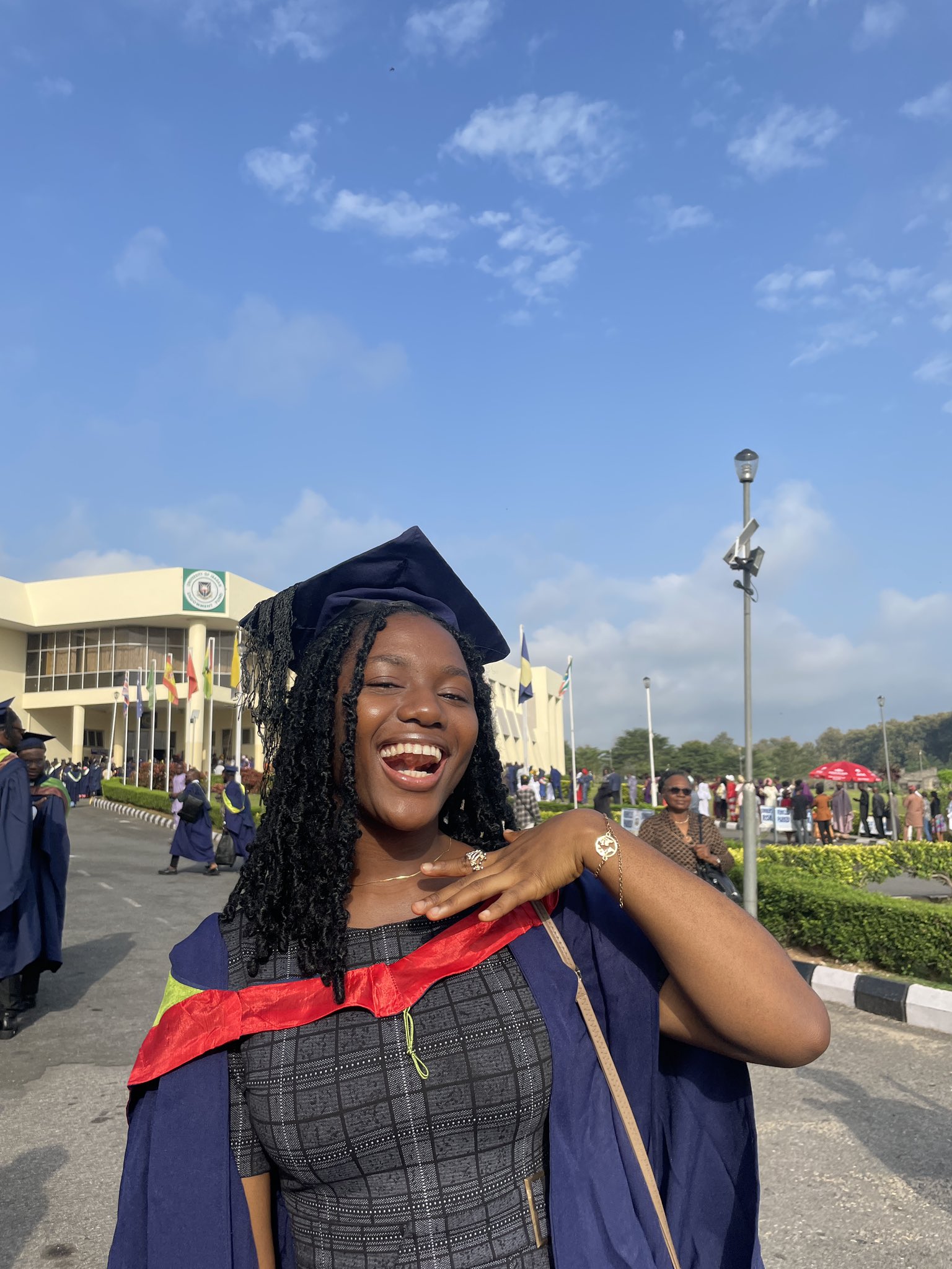 lady best-graduating student N1K