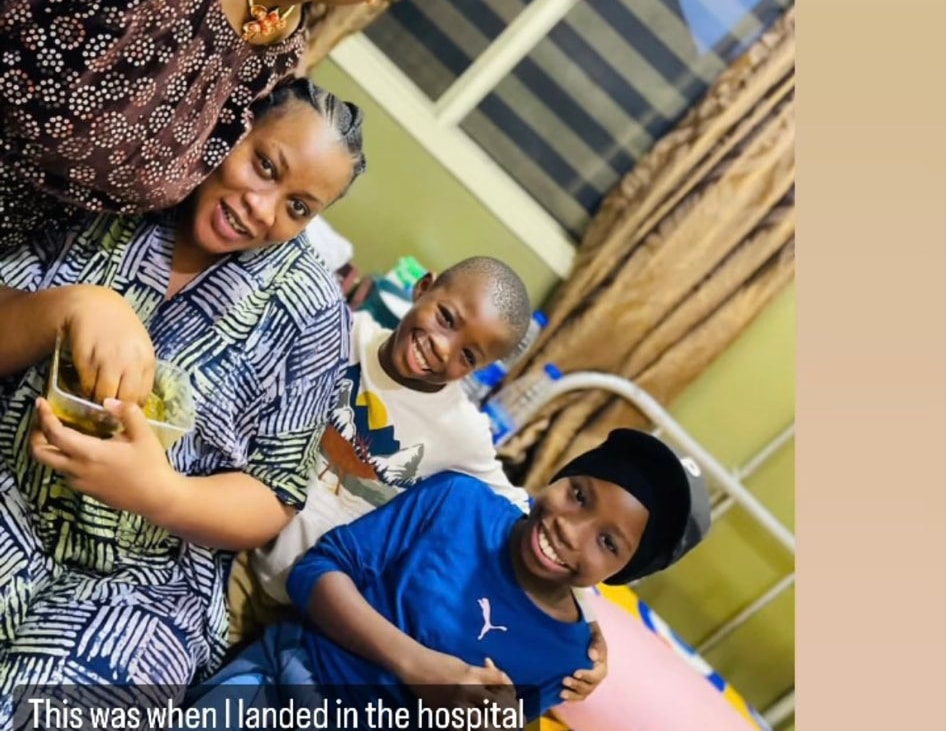 "Avoid zobo" - Woman risks losing 5-month pregnancy as she's rushed to hospital after consuming '1 full bottle of zobo'