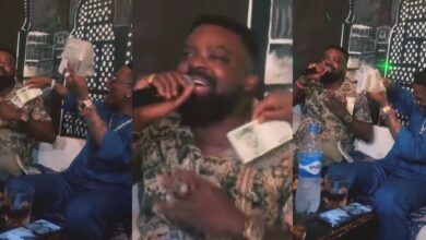 "Fowosere of Africa" - Wizkid makes it rain, sprays bundles of ₦500 notes as Kunle Afolayan hypes him, video wows many