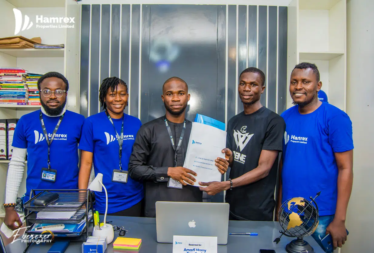 Nigerian man who completed 5-day marathon from Lagos to Port Harcourt, receives plots of land