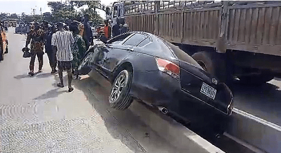 Driver kills two road sweepers while evading LASMA arrest for traffic violation