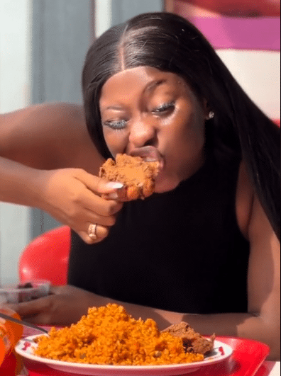 "Pregnant woman causes buzz as she collects money from husband for antenatal, goes to restaurant to eat food Instead