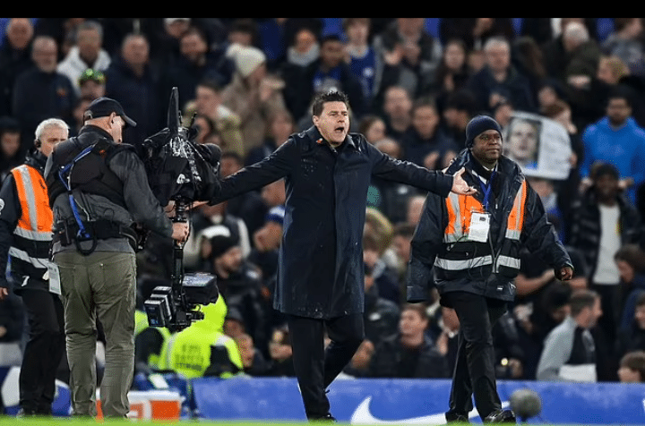 Pochettino apologizes for sideline outburst after Chelsea's 4-4 draw with Man City