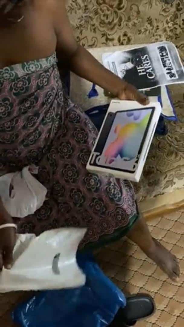 "She has always wanted a tab" - Priceless moment man gifts mother brand new smartphone as birthday gift