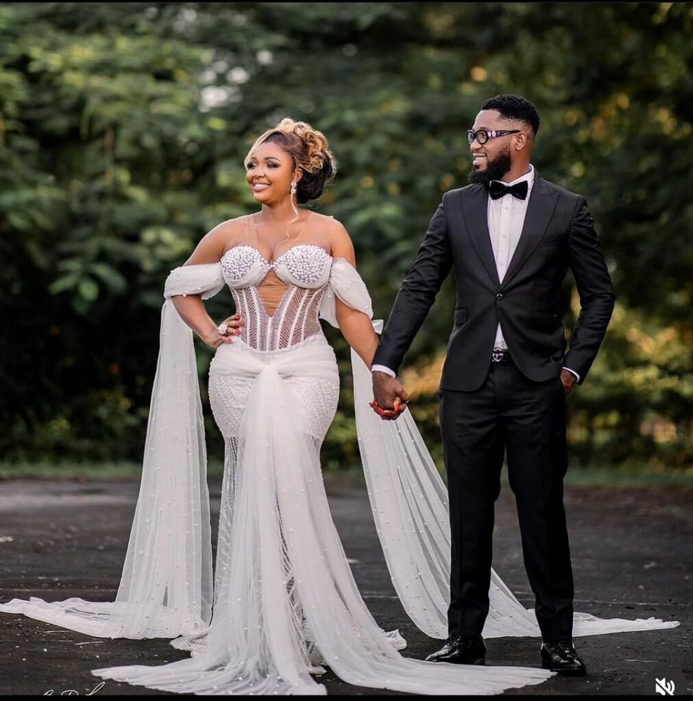 Why Ekene Umenwa left husband to kneel before Moses Bliss – MC at