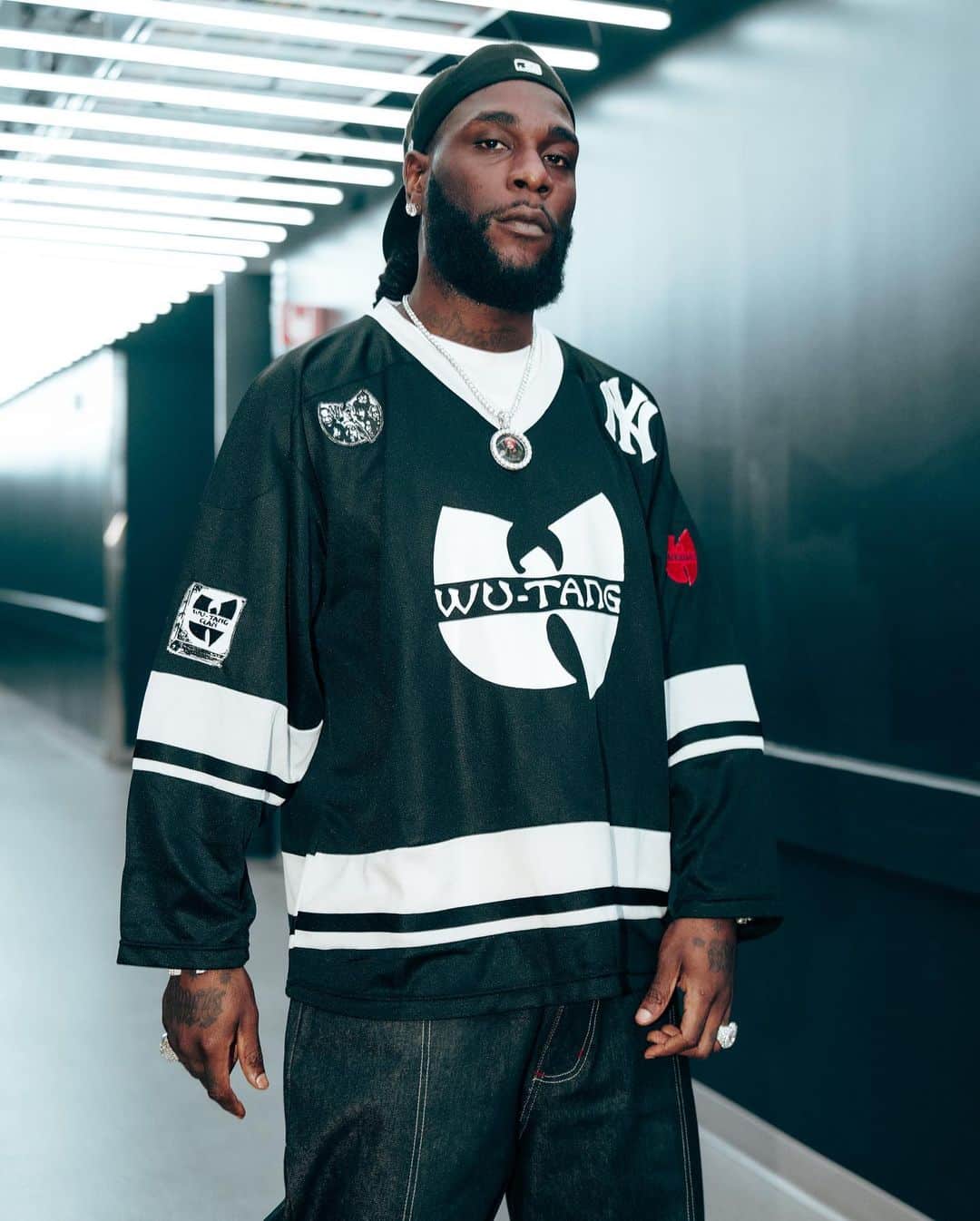 "You still dey jealous Davido" – Netizens drag Burna Boy as he speaks about money