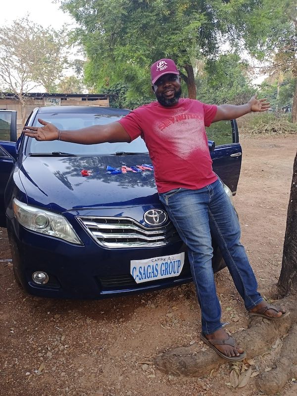 Nigerian businessman celebrates workers with five cars as gift