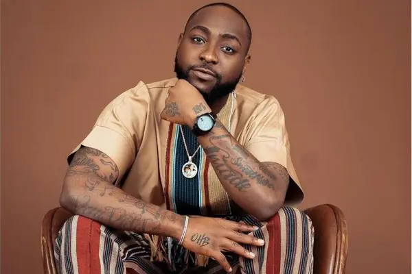 "Adey fear you" - Netizens react after Davido shares secret to making classic music