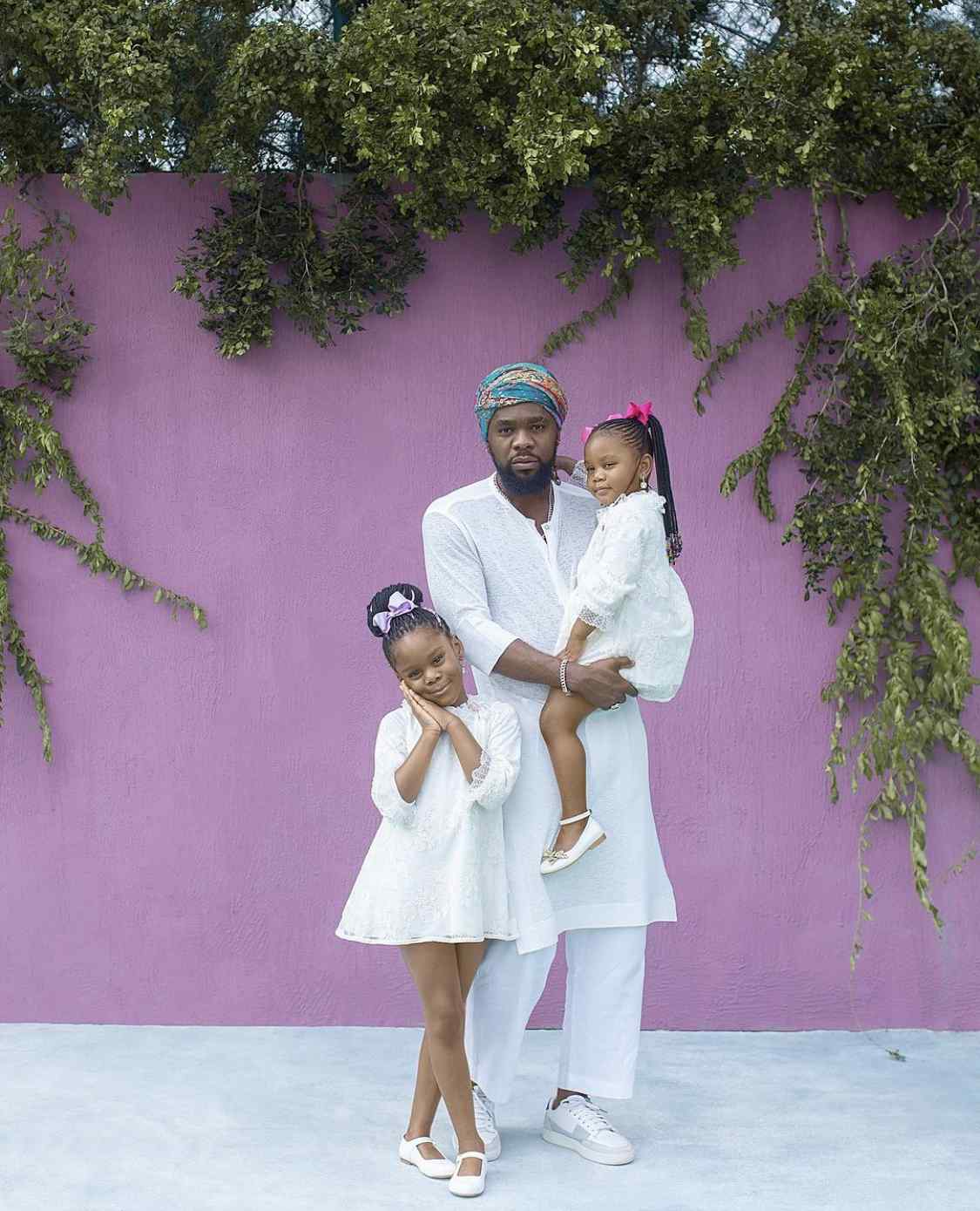 Patoranking's daughters speaking French 