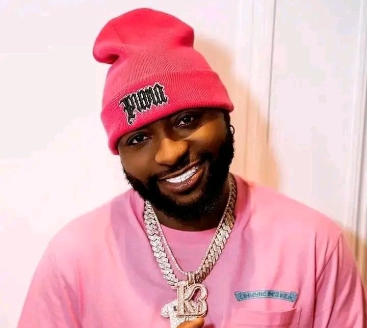 "E go collect assassin" - Davido raises eyebrows as he hires new bodyguard 