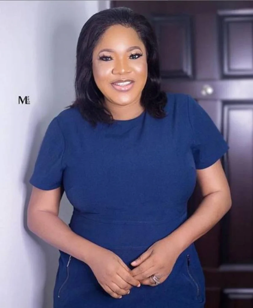 “When he is done crying they should give him gown” — Reactions as man cries as he meets Toyin Abraham for the first time 