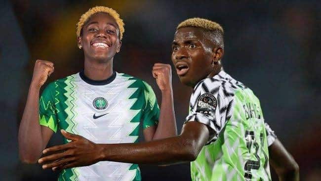 "Kan u believe it?" - Nwankwo Kanu congratulates Osimhen, Oshoala on historic CAF Awards