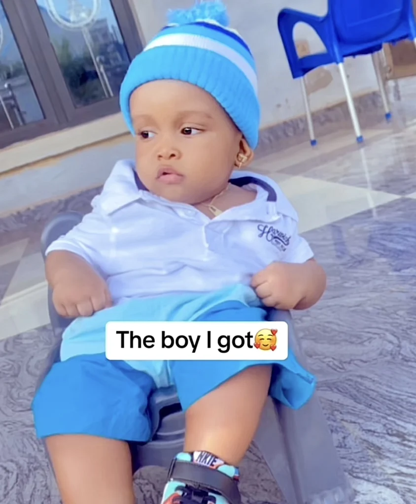 New mother amazed as she gives birth to boy identical to child she admired during her pregnancy 