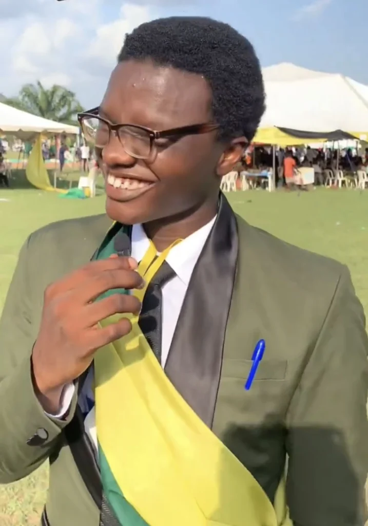 Futo best graduating student, Henry Anozie, with cgpa of 4.93 in Mathematics shares how his carpenter father was his motivation