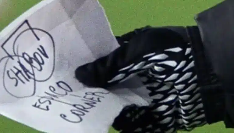 Serie A: See Mourinho's tactical note to ball boy that led to Roma's nine-men draw