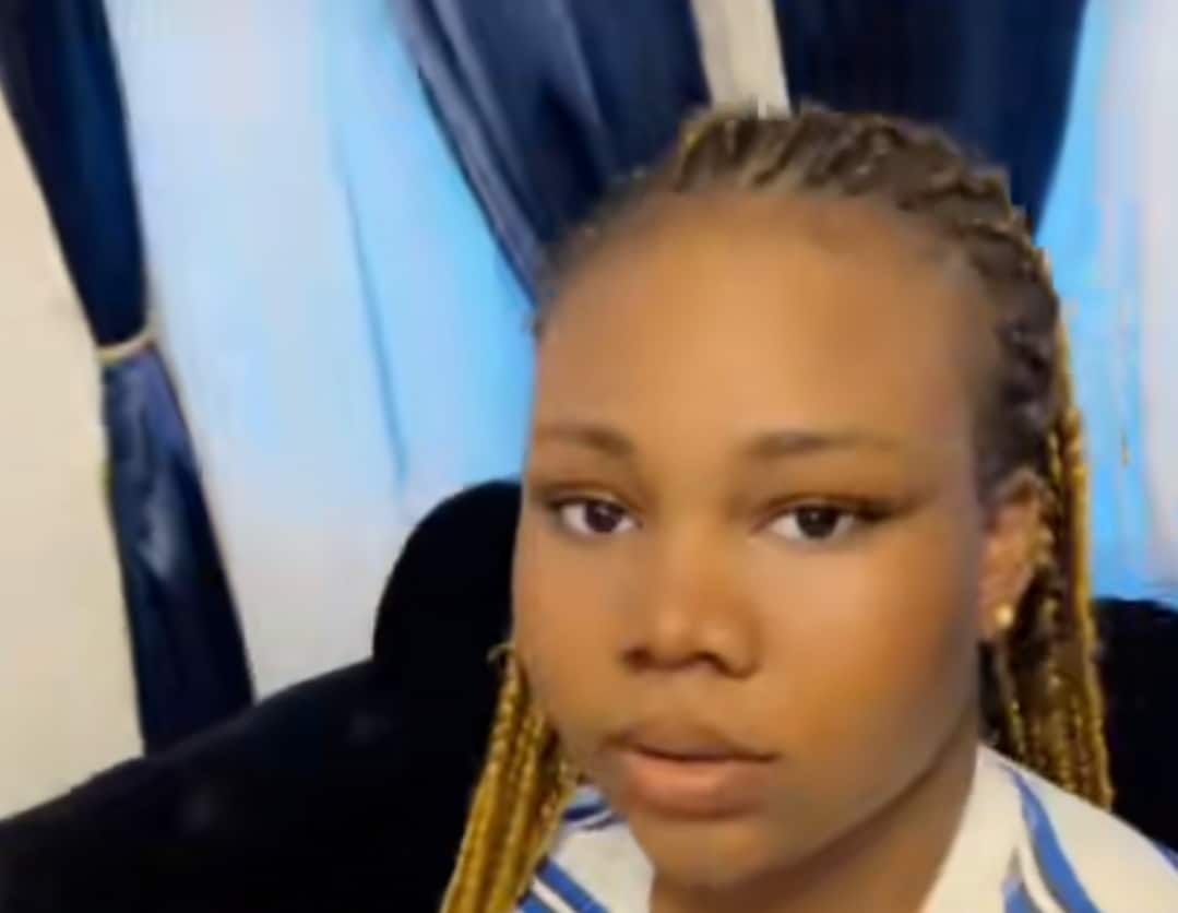 "Awww, this is beautiful" - Emotions flow as cute sister gifts brand new iPhone 6 to 10-year-old twin siblings