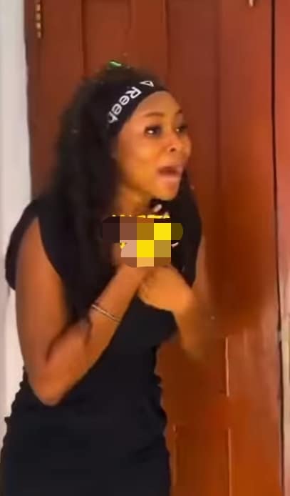 Man girlfriend proposes virtually