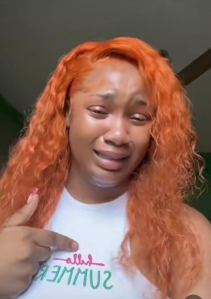 Lady boyfriend dumps Christmas