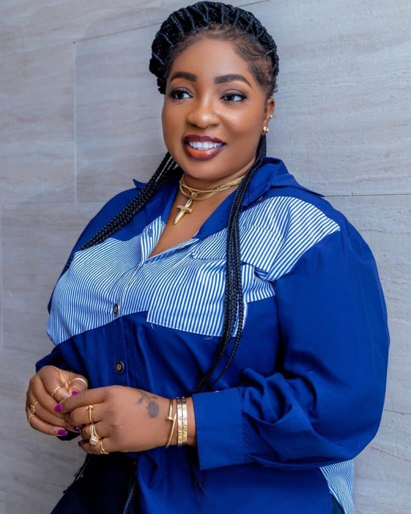 Anita Joseph floors troll who tackled her for not advising May Edochie to reconcile with Yul