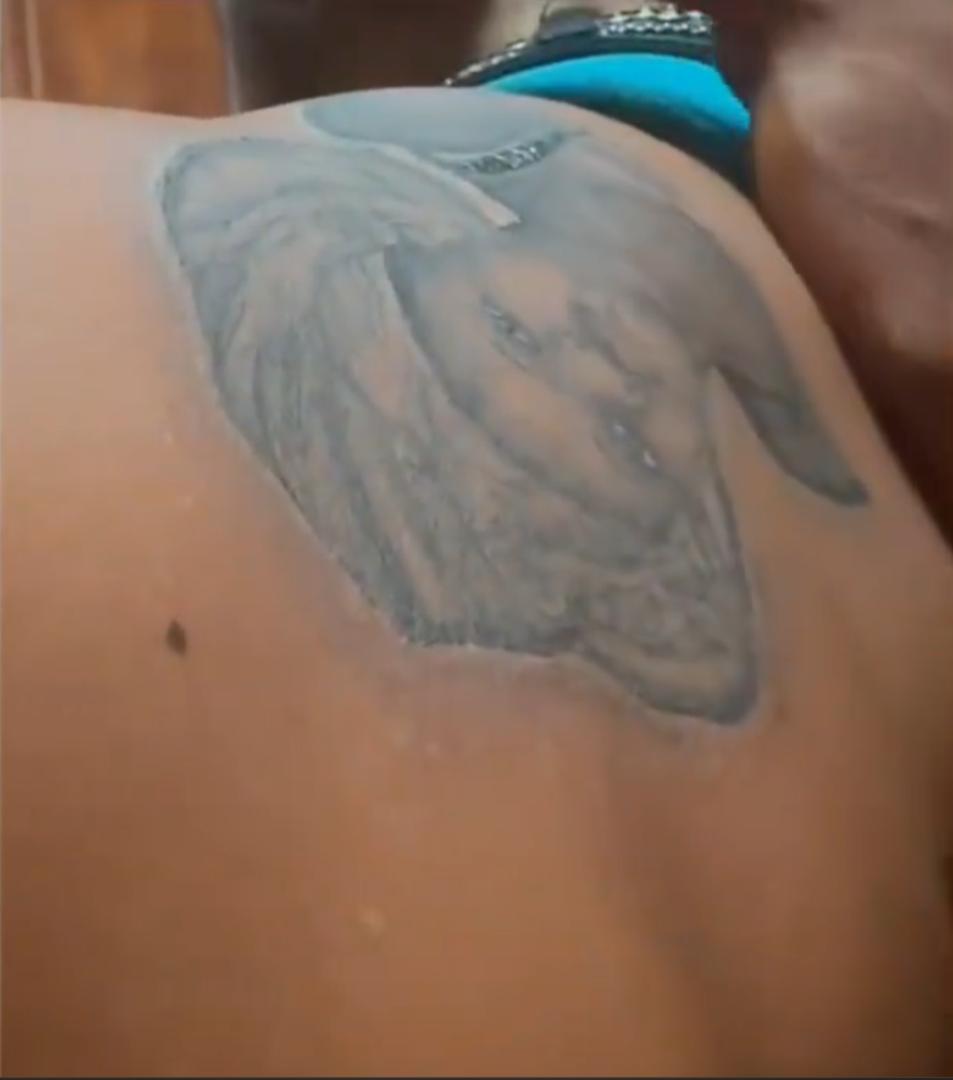 "I dey miss am" - Grandma breaks down in tears as grandson tattoos late mother